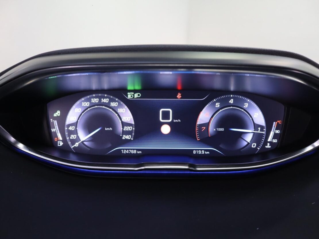 Peugeot 3008 1.2 PureTech Allure 12