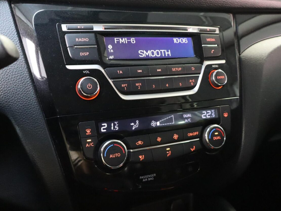 Nissan Qashqai 1.5 dCi Acenta Connect 12