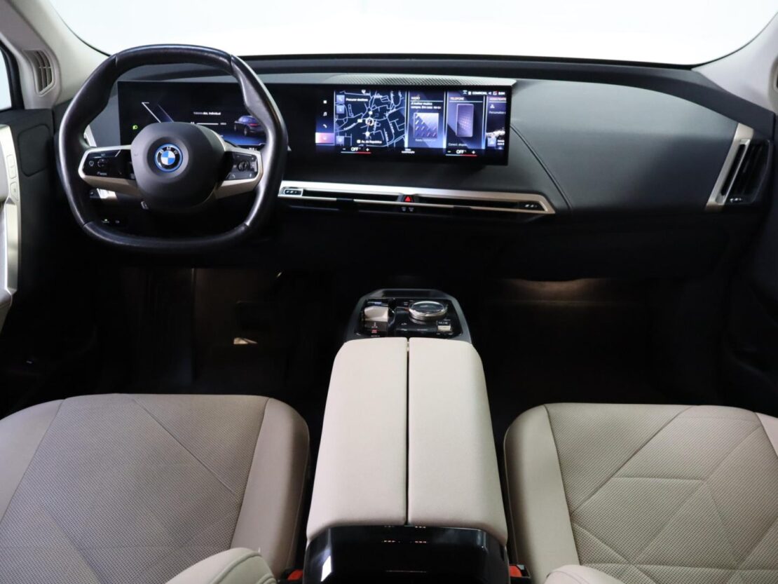 BMW iX xDrive40 12