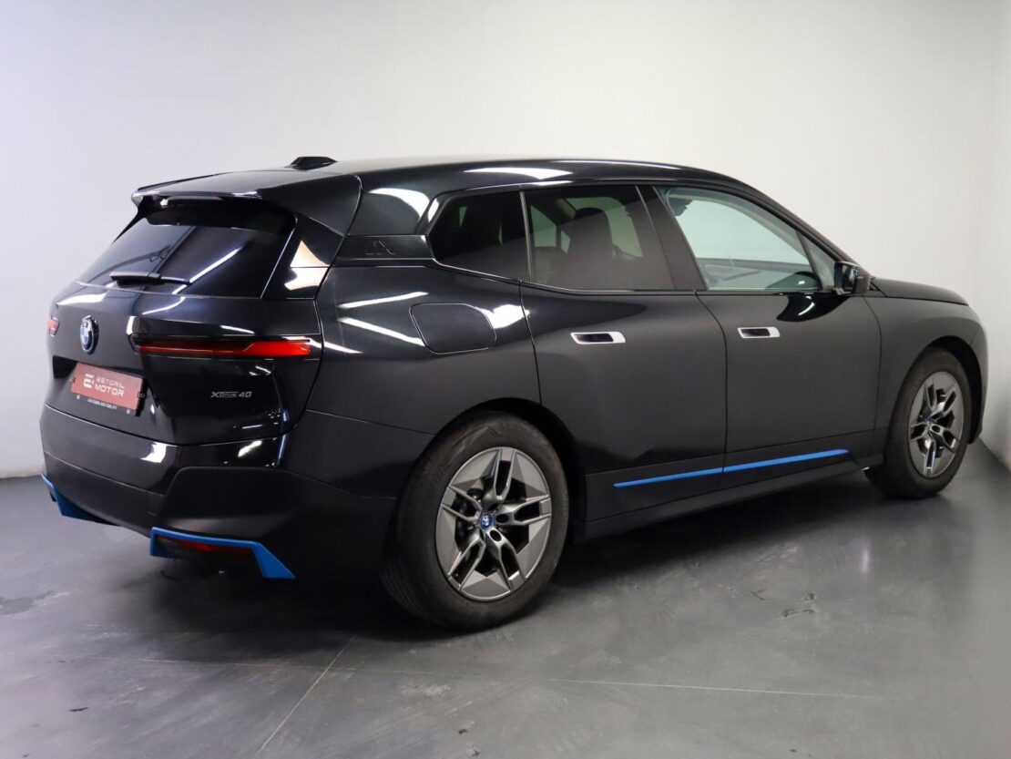 BMW iX xDrive40 3