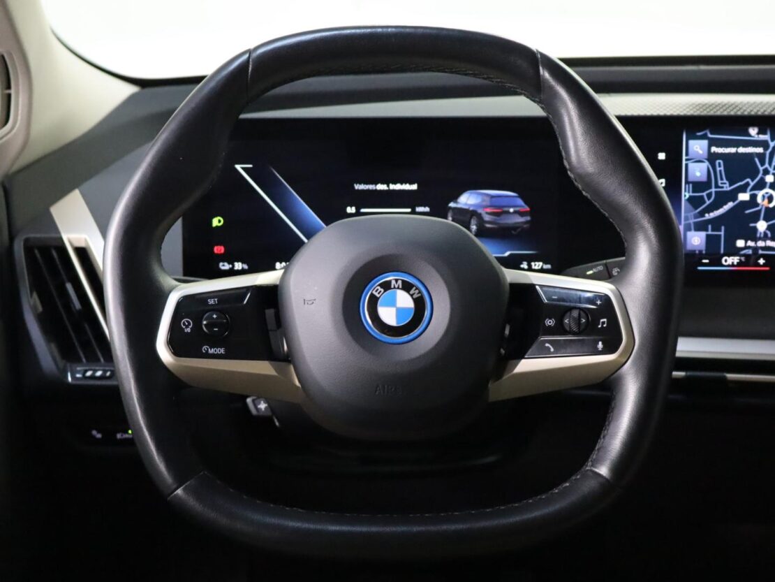 BMW iX xDrive40 13