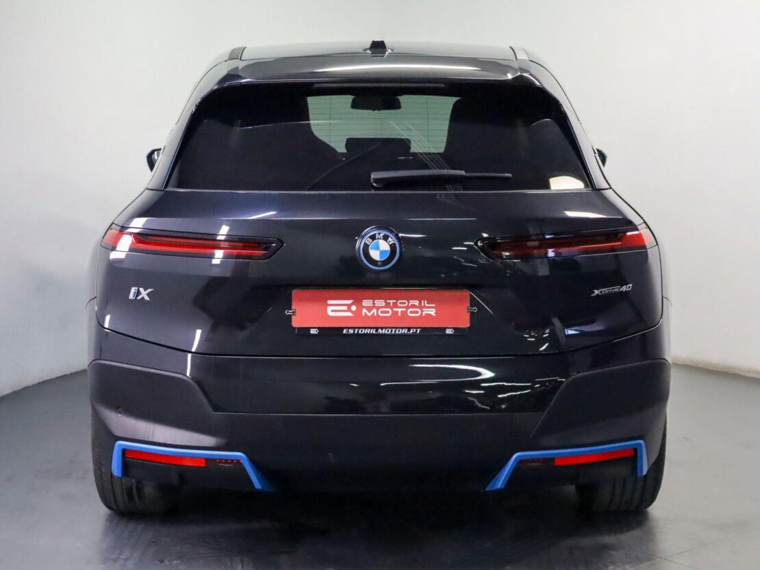 BMW iX xDrive40 4