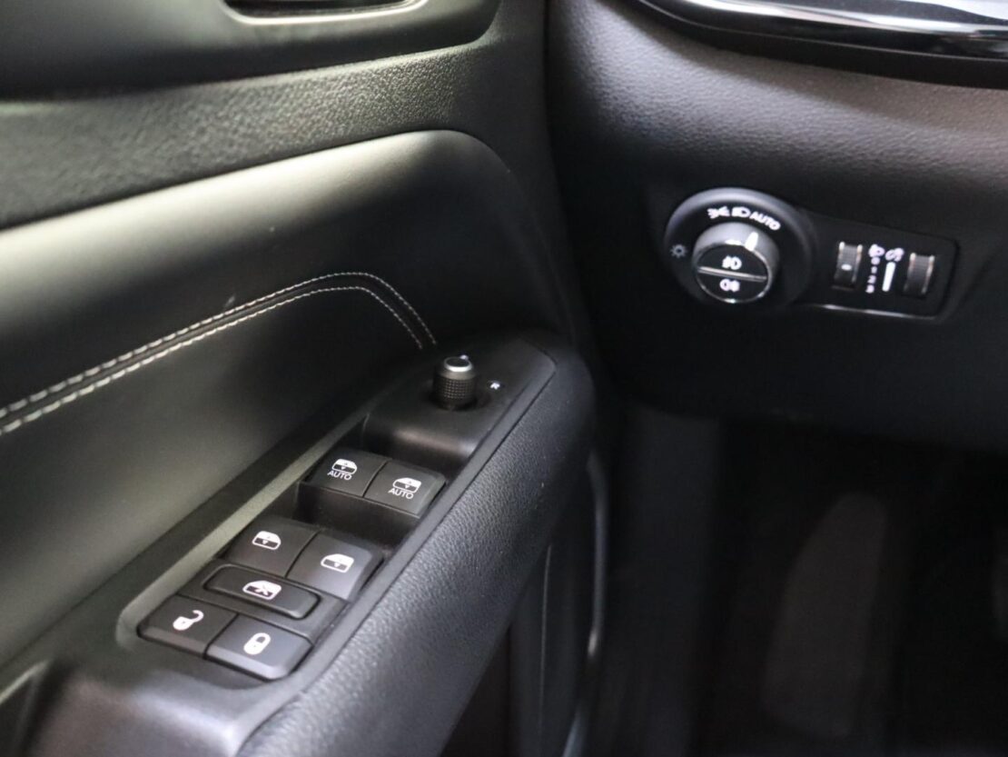 Jeep Compass 1.3 T Night Eagle 11