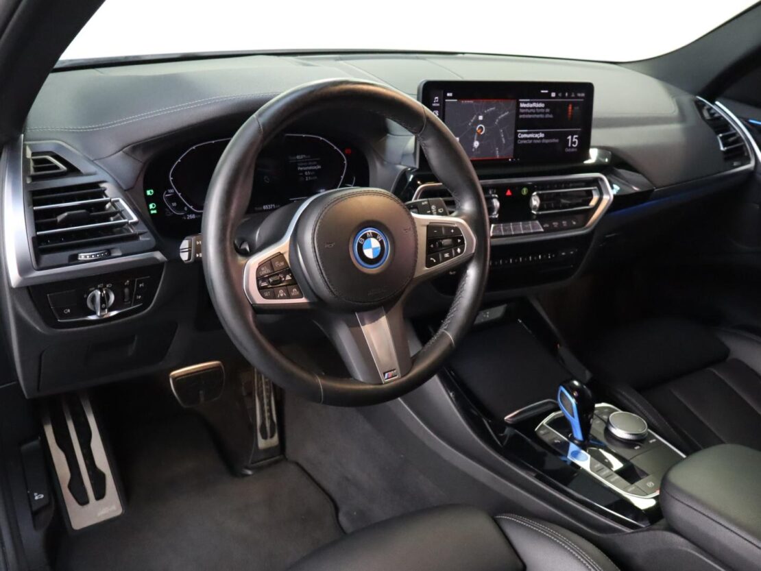 BMW iX3 M Sport Inspiring 8