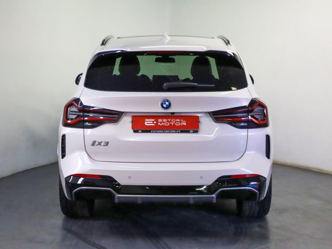 BMW iX3 M Sport Inspiring 4
