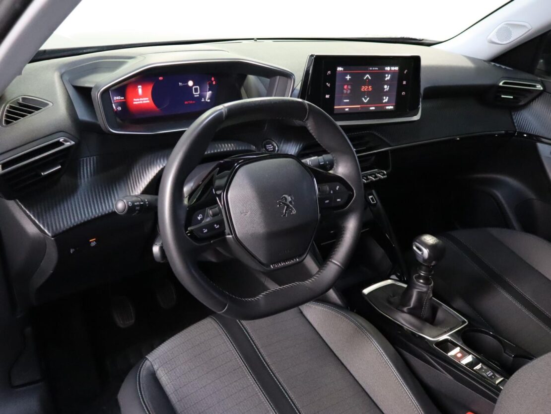 Peugeot 2008 1.2 PureTech  Allure 6