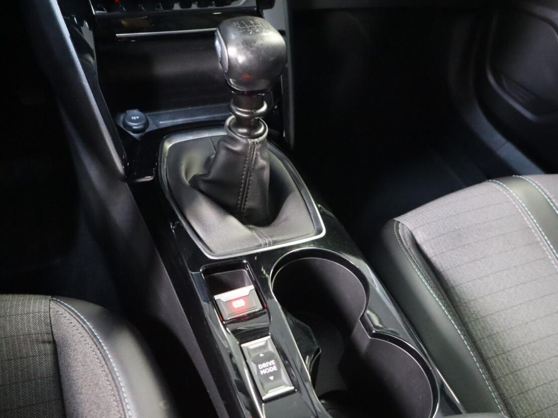 Peugeot 2008 1.2 PureTech  Allure 17