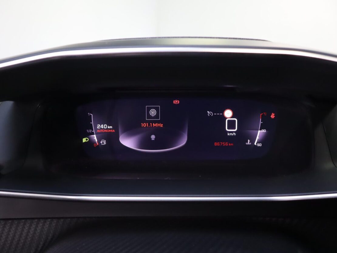 Peugeot 2008 1.2 PureTech  Allure 12