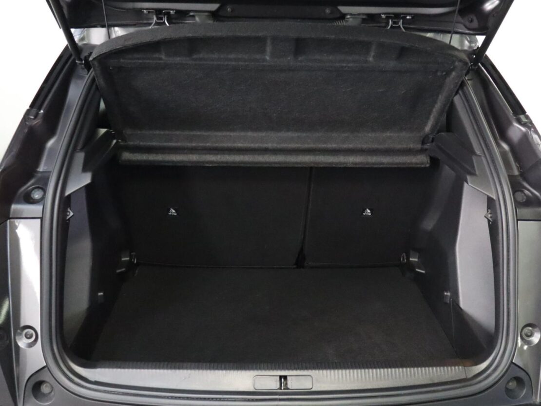 Peugeot 2008 1.2 PureTech  Allure 18