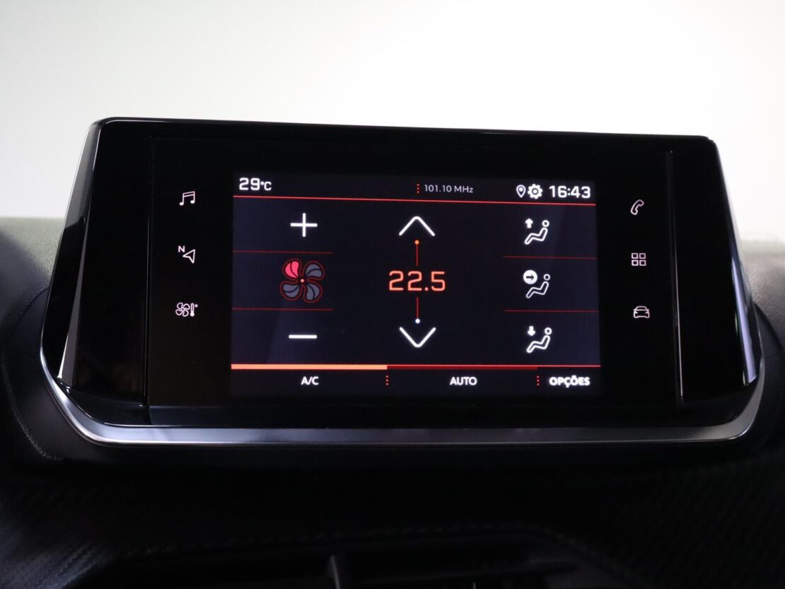 Peugeot 2008 1.2 PureTech  Allure 14