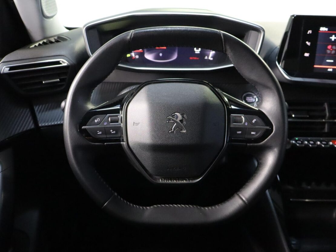 Peugeot 2008 1.2 PureTech  Allure 10