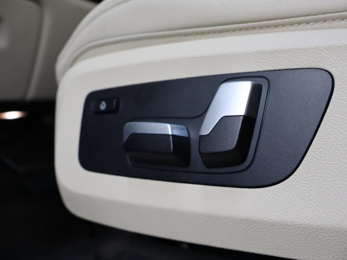 BMW X5 xDrive45e Auto 10