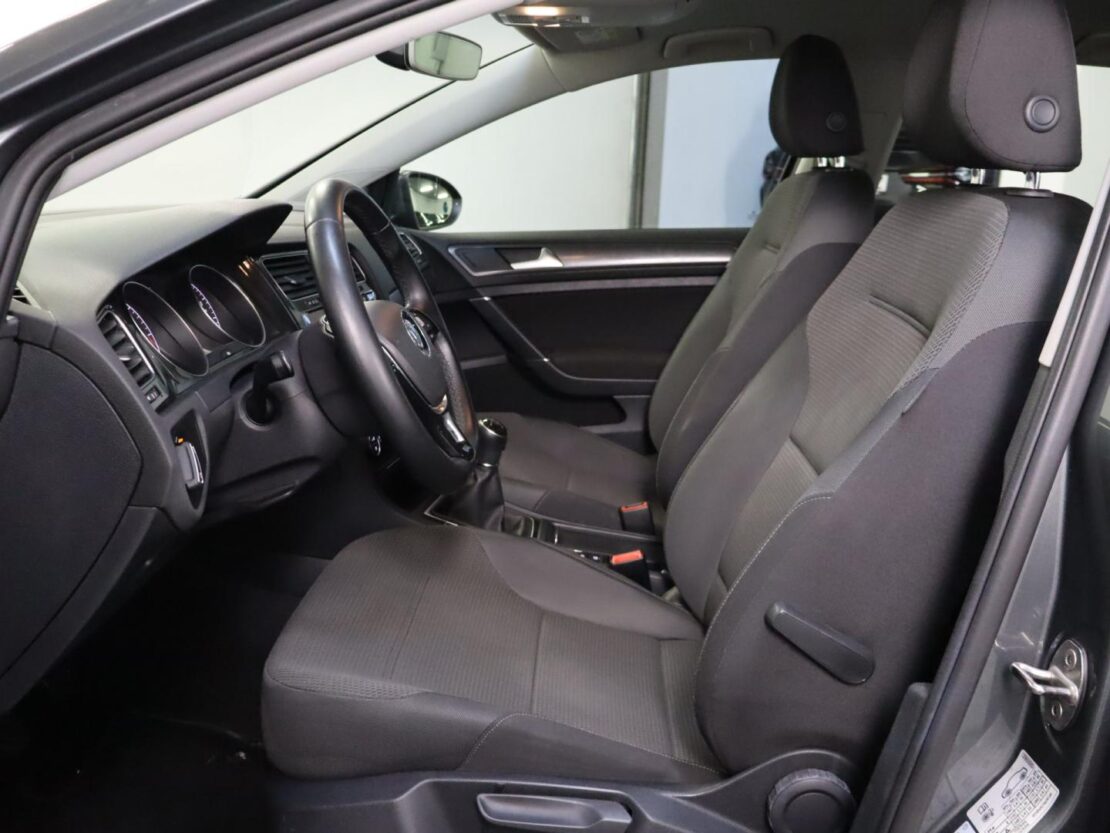 Volkswagen Golf 1.6 TDI Confortline 7