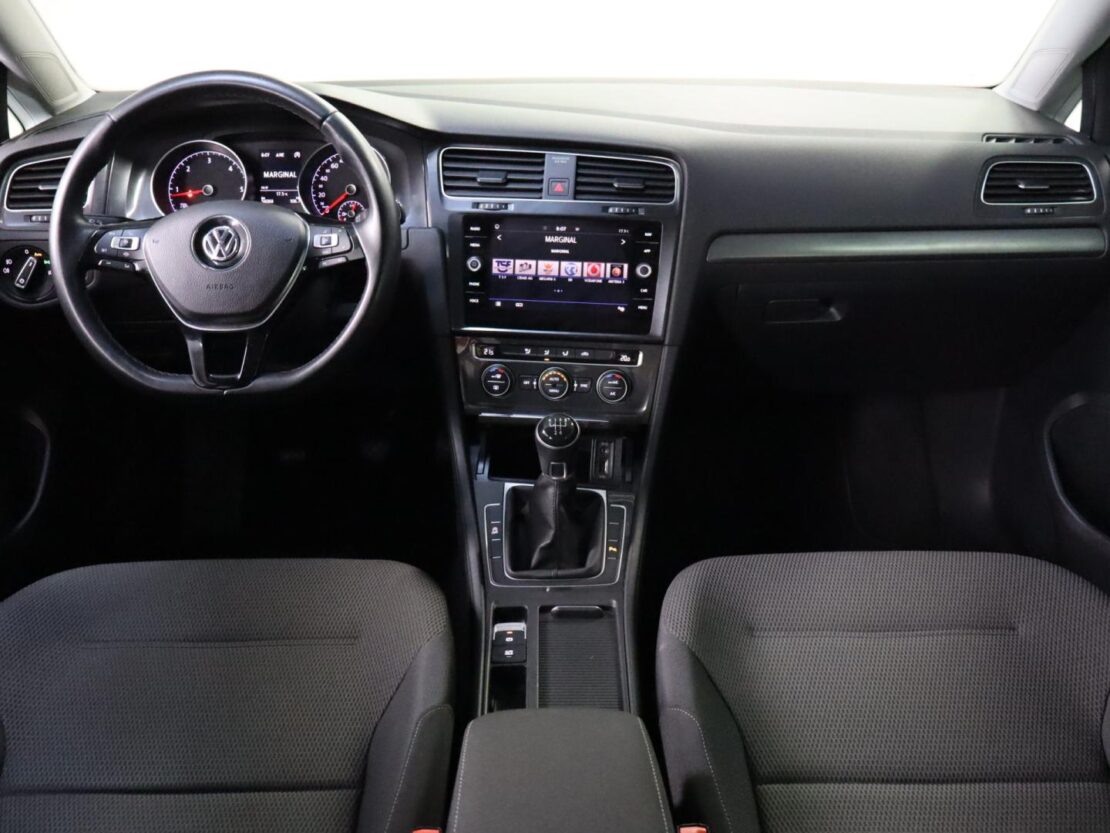 Volkswagen Golf 1.6 TDI Confortline 9