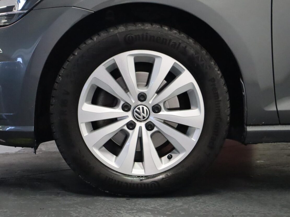 Volkswagen Golf 1.6 TDI Confortline 5