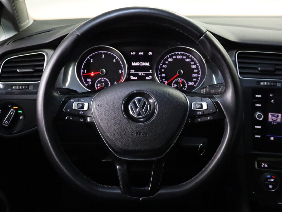 Volkswagen Golf 1.6 TDI Confortline 10