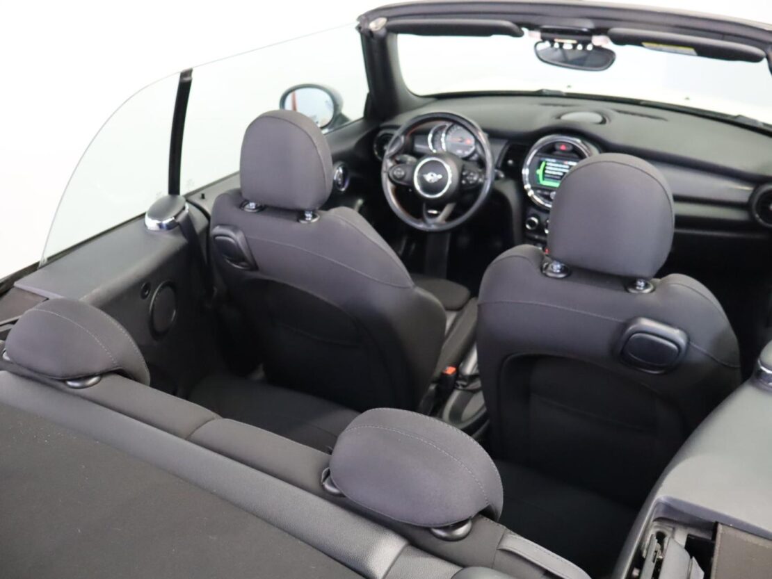 Mini Mini Cooper D Cabrio 21