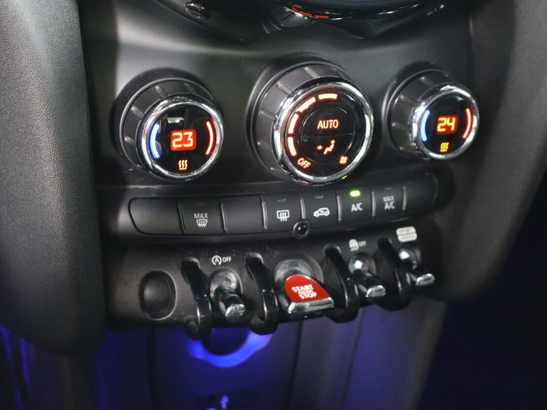 Mini Mini Cooper D Cabrio 18