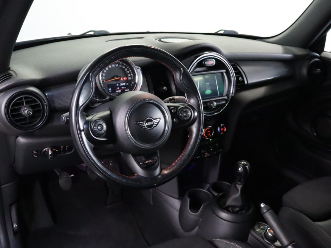 Mini Mini Cooper D Cabrio 10