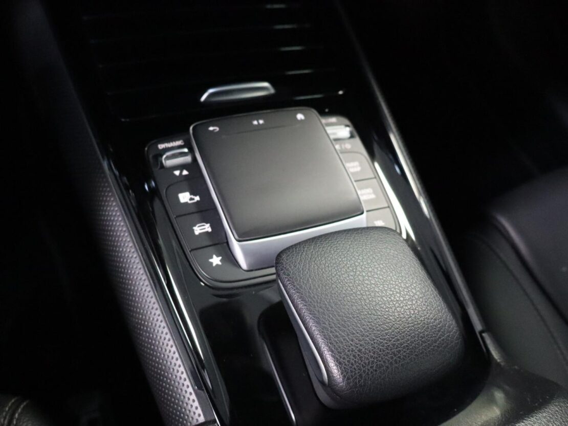 Mercedes Benz GLA 250 e Progressive 21