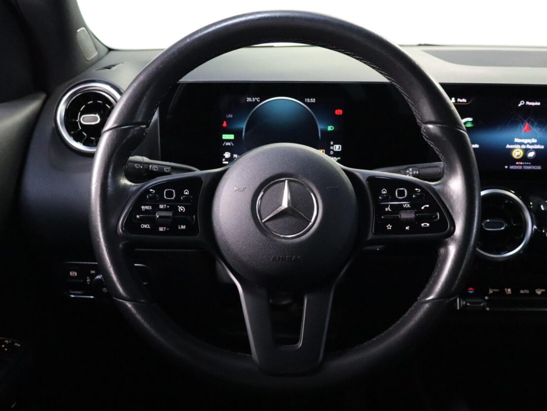 Mercedes Benz GLA 250 e Progressive 11
