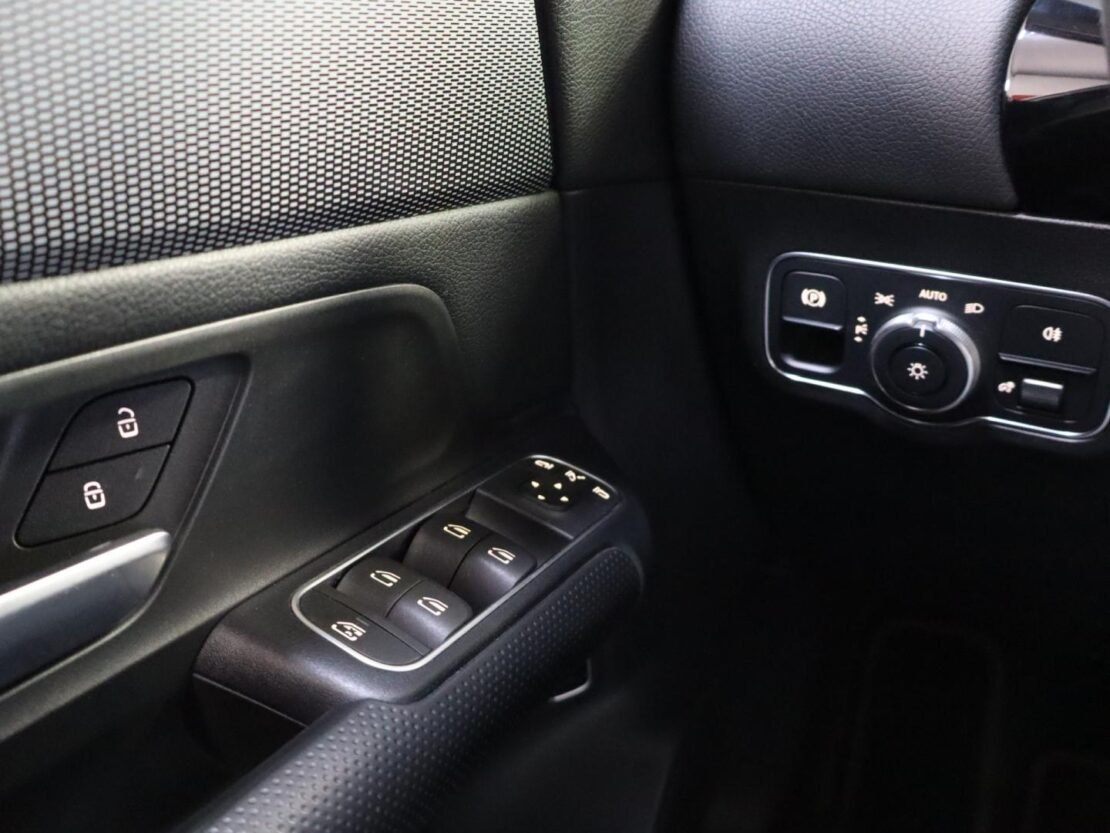 Mercedes Benz GLA 250 e Progressive 13