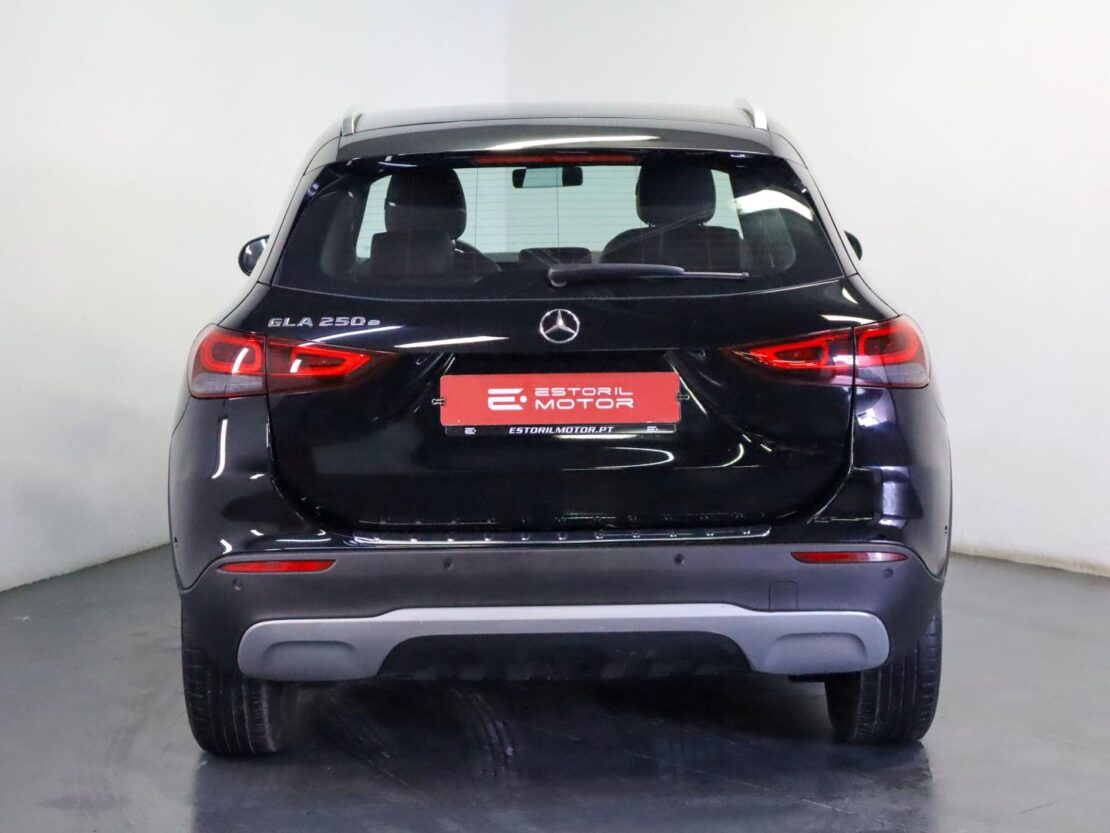 Mercedes Benz GLA 250 e Progressive 4