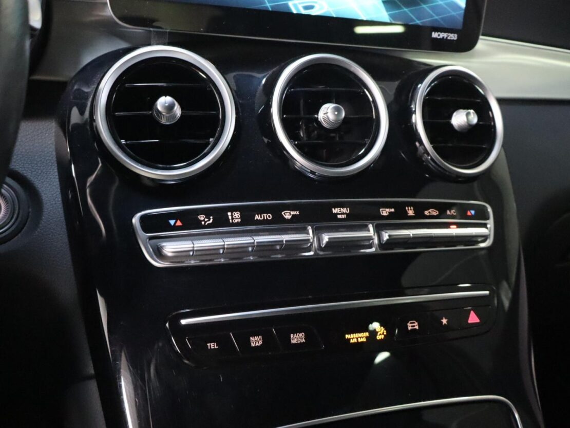 Mercedes Benz GLC SUV 300 e 4MATIC 21