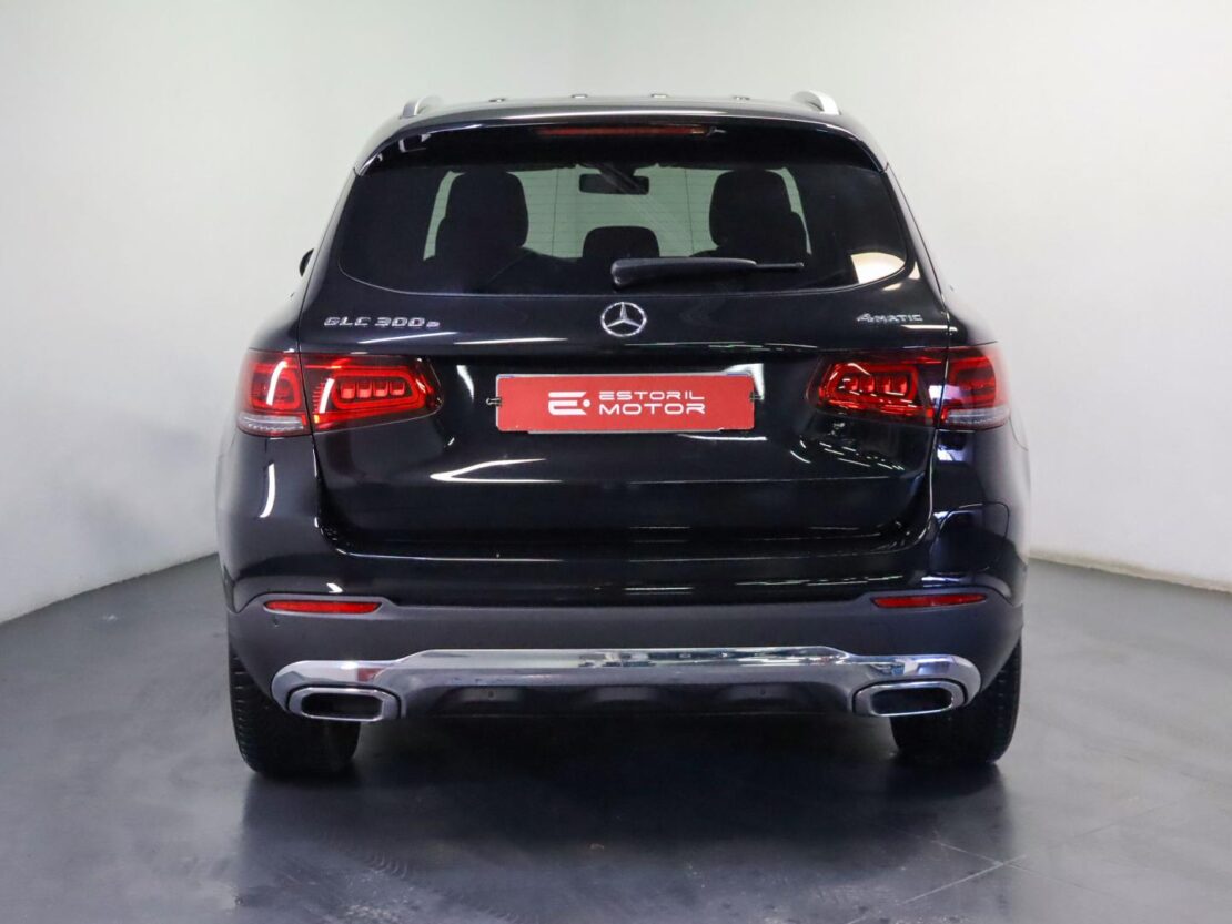 Mercedes Benz GLC SUV 300 e 4MATIC 4