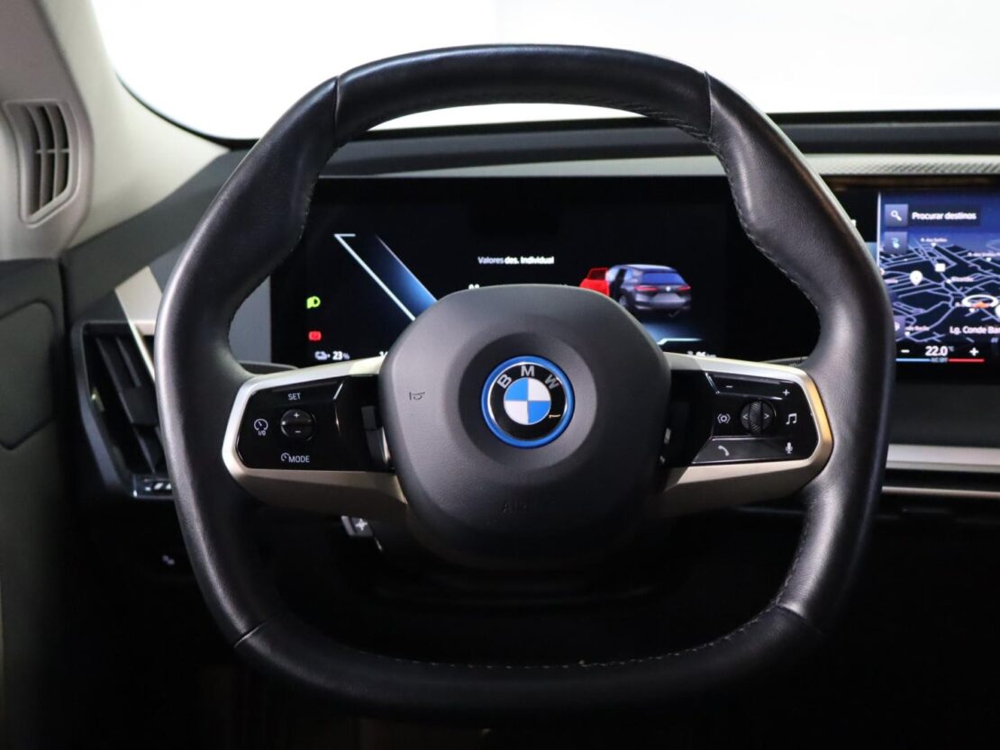 BMW iX xDrive40 12
