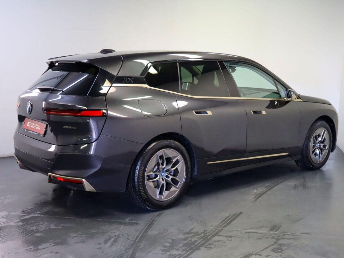 BMW iX xDrive40 3