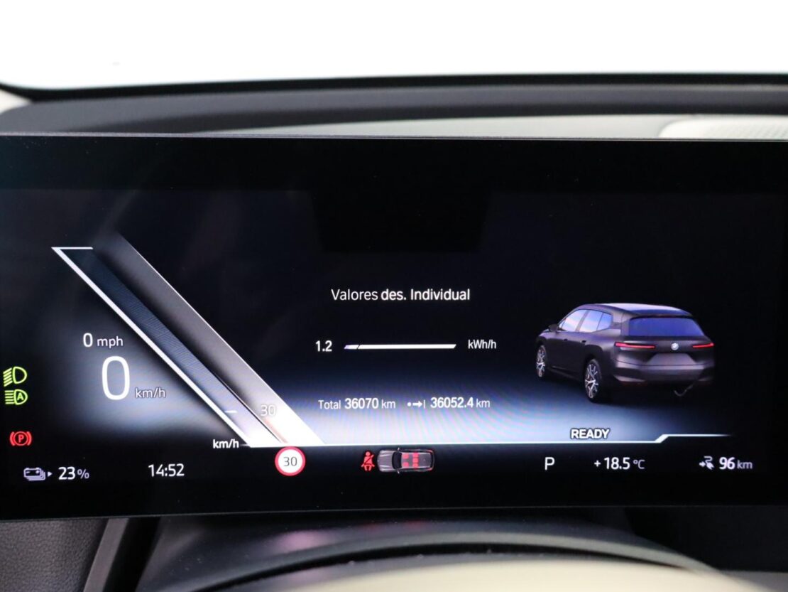 BMW iX xDrive40 15