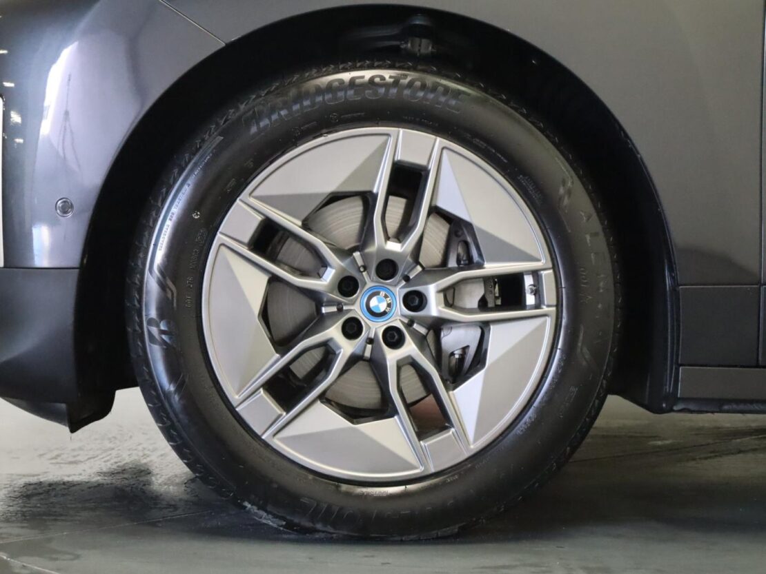 BMW iX xDrive40 5