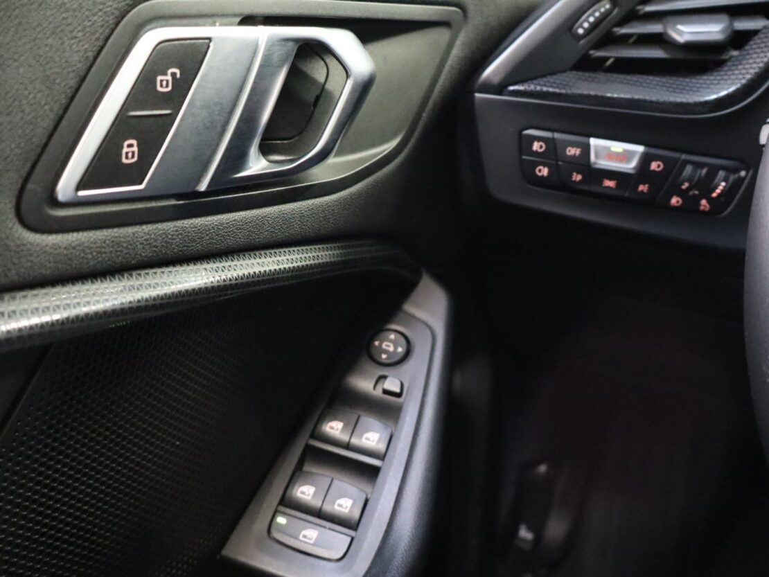 BMW Serie 1 116 d Line Sport Auto 11